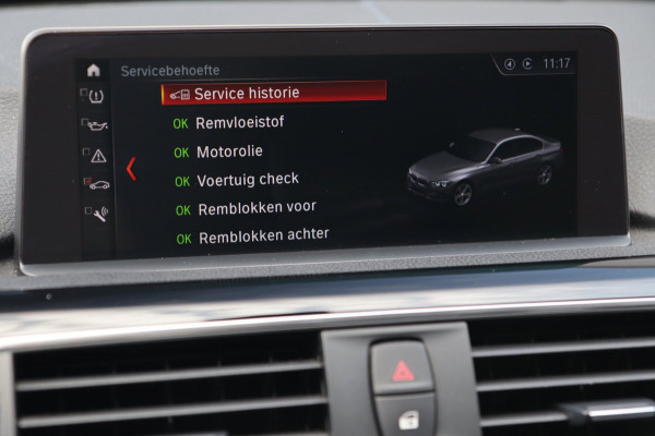BMW 3 Serie 318i High Executive / SCHUIFDAK / LEDER / CARPLAY / STOELVERW