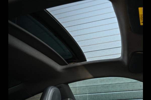 Porsche 911 3.0 Carrera | Panoramadak | Dealeronderhouden | 360 Camera | Ambiance Interieur | Stoel + Stuurverwarming | Elektrisch Verstelbare Stoelen |
