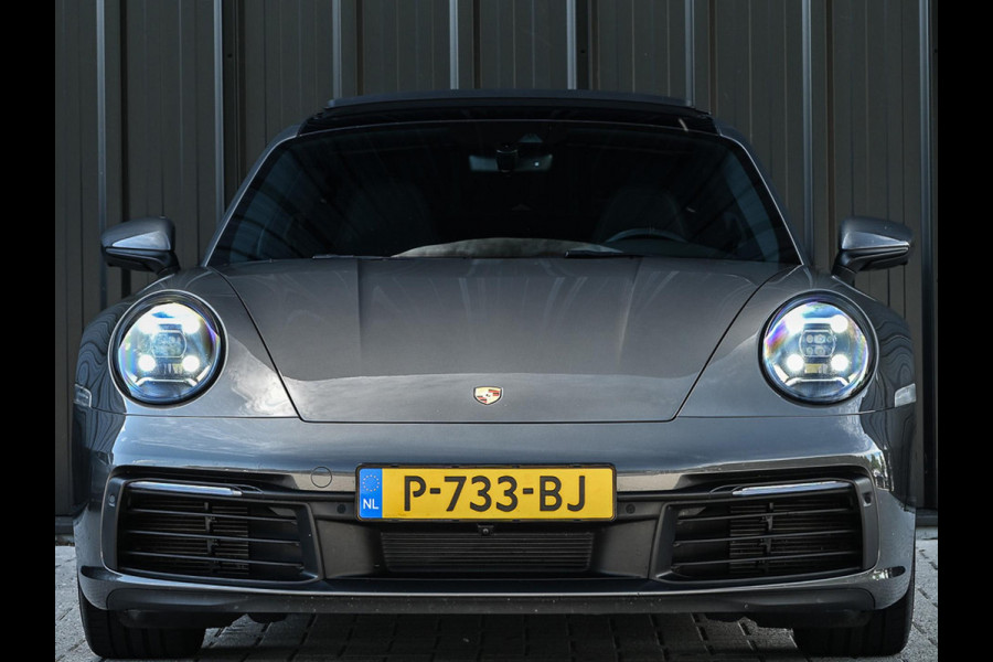 Porsche 911 3.0 Carrera | Panoramadak | Dealeronderhouden | 360 Camera | Ambiance Interieur | Stoel + Stuurverwarming | Elektrisch Verstelbare Stoelen |