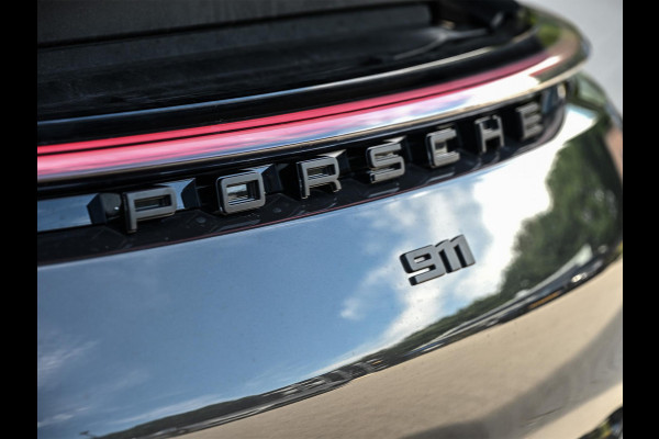 Porsche 911 3.0 Carrera | Panoramadak | Dealeronderhouden | 360 Camera | Ambiance Interieur | Stoel + Stuurverwarming | Elektrisch Verstelbare Stoelen |