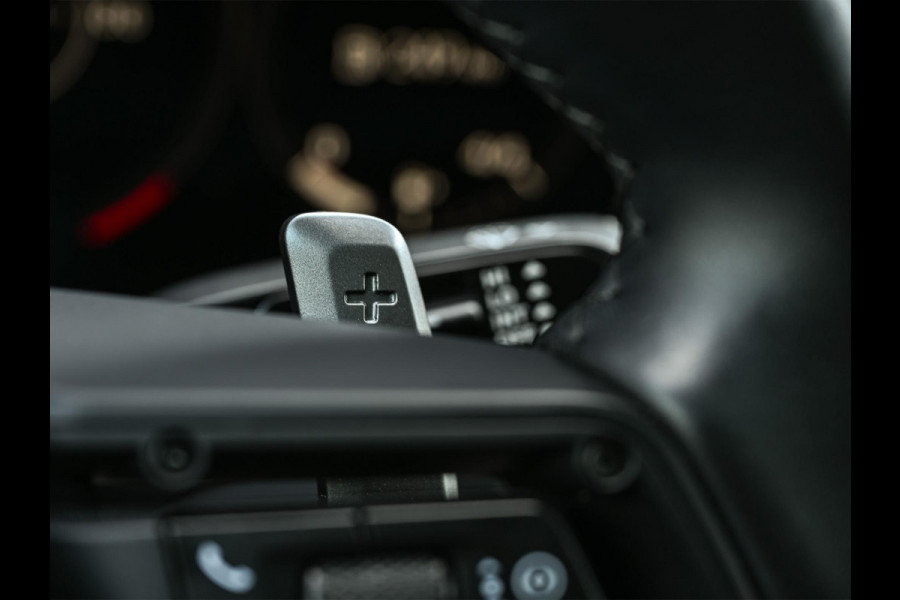 Porsche 911 3.0 Carrera | Panoramadak | Dealeronderhouden | 360 Camera | Ambiance Interieur | Stoel + Stuurverwarming | Elektrisch Verstelbare Stoelen |