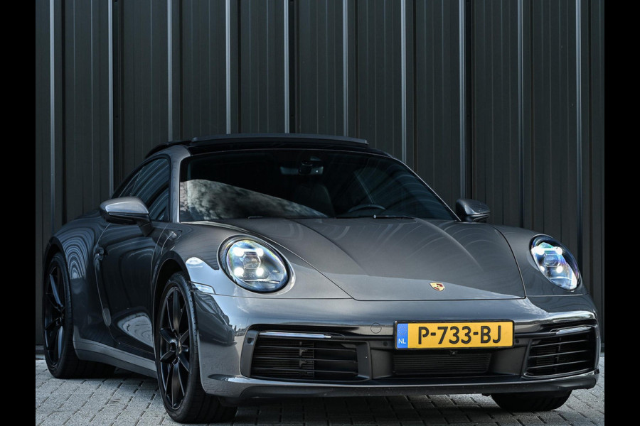 Porsche 911 3.0 Carrera | Panoramadak | Dealeronderhouden | 360 Camera | Ambiance Interieur | Stoel + Stuurverwarming | Elektrisch Verstelbare Stoelen |