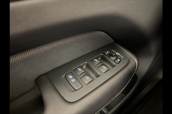 Volvo XC60 2.0 T6 Plug-in hybrid AWD Ultimate Dark | Panodak | LED | Navi | Camera | Incl. garantie