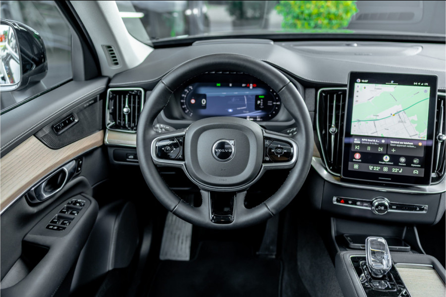 Volvo XC90 2.0 T8 Plug-in hybrid AWD Plus Bright - Panorama | H&K | Memory | 360 Camera