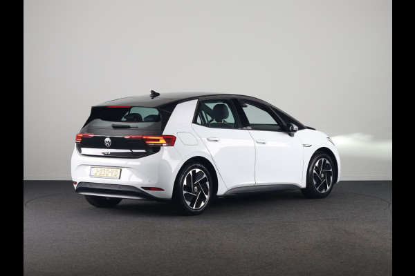 Volkswagen ID.3 First 58 kWh 204 pk | SOH 91,72% | Navigatie | Parkeersensoren | Apple Carplay/Android Auto | Stoel/stuur verwarming | Adaptieve cruise control |