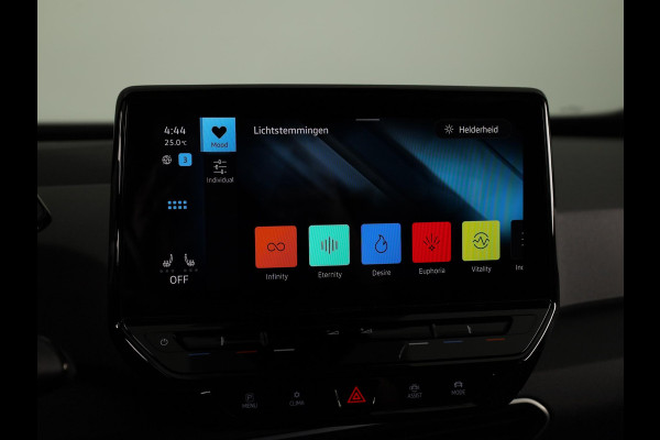 Volkswagen ID.3 First 58 kWh 204 pk | SOH 91,72% | Navigatie | Parkeersensoren | Apple Carplay/Android Auto | Stoel/stuur verwarming | Adaptieve cruise control |
