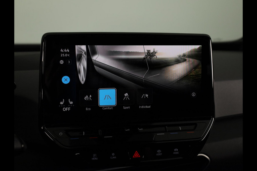 Volkswagen ID.3 First 58 kWh 204 pk | SOH 91,72% | Navigatie | Parkeersensoren | Apple Carplay/Android Auto | Stoel/stuur verwarming | Adaptieve cruise control |