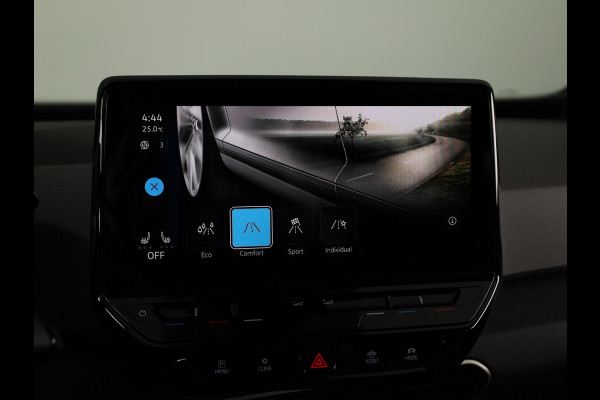 Volkswagen ID.3 First 58 kWh 204 pk | SOH 91,72% | Navigatie | Parkeersensoren | Apple Carplay/Android Auto | Stoel/stuur verwarming | Adaptieve cruise control |