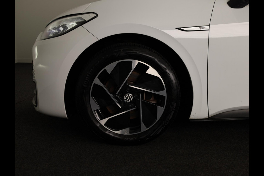 Volkswagen ID.3 First 58 kWh 204 pk | SOH 91,72% | Navigatie | Parkeersensoren | Apple Carplay/Android Auto | Stoel/stuur verwarming | Adaptieve cruise control |
