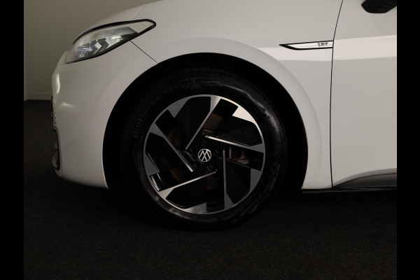 Volkswagen ID.3 First 58 kWh 204 pk | SOH 91,72% | Navigatie | Parkeersensoren | Apple Carplay/Android Auto | Stoel/stuur verwarming | Adaptieve cruise control |