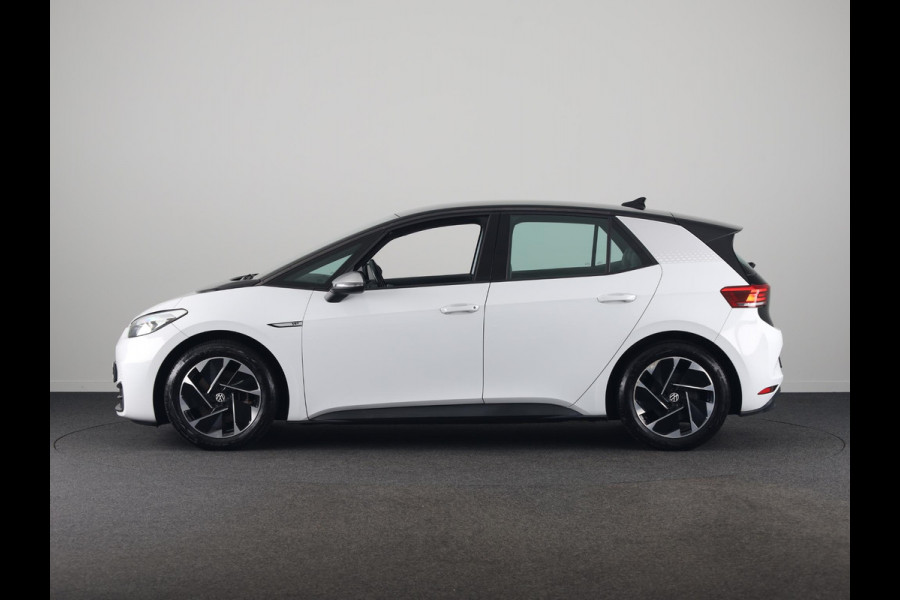 Volkswagen ID.3 First 58 kWh 204 pk | SOH 91,72% | Navigatie | Parkeersensoren | Apple Carplay/Android Auto | Stoel/stuur verwarming | Adaptieve cruise control |
