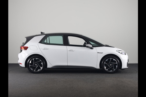 Volkswagen ID.3 First 58 kWh 204 pk | SOH 91,72% | Navigatie | Parkeersensoren | Apple Carplay/Android Auto | Stoel/stuur verwarming | Adaptieve cruise control |