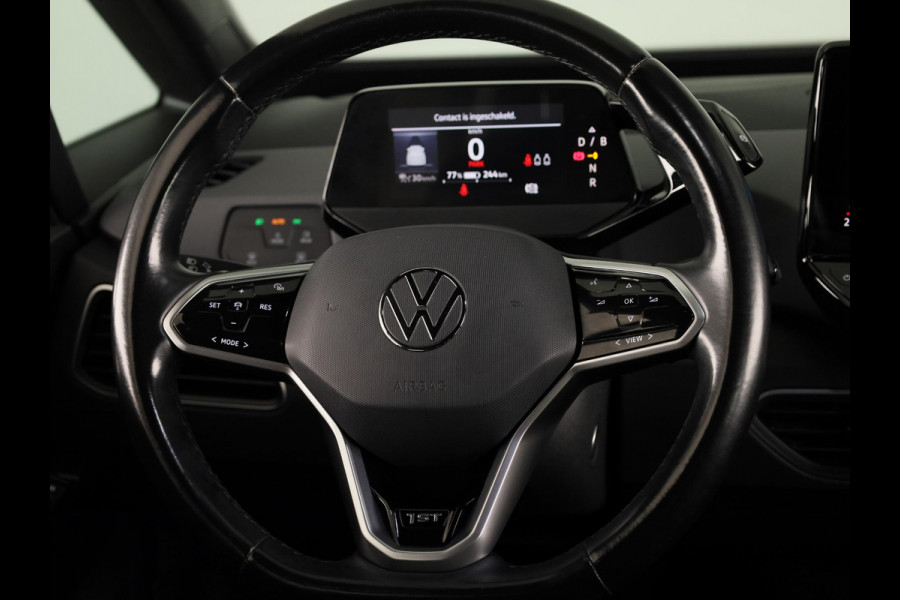 Volkswagen ID.3 First 58 kWh 204 pk | SOH 91,72% | Navigatie | Parkeersensoren | Apple Carplay/Android Auto | Stoel/stuur verwarming | Adaptieve cruise control |