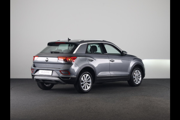 Volkswagen T-Roc 1.5 TSI Style 150 pk Automaat (DSG) | Navigatie via App | Parkeersensoren (Park assist) | Achteruitrijcamera | Autom. airco | Adaptieve cruise control | Stoelverwarming |