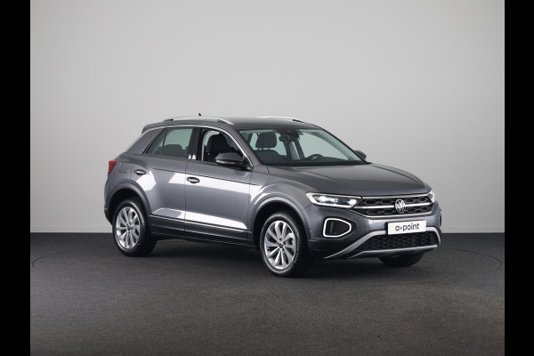 Volkswagen T-Roc 1.5 TSI Style 150 pk Automaat (DSG) | Navigatie via App | Parkeersensoren (Park assist) | Achteruitrijcamera | Autom. airco | Adaptieve cruise control | Stoelverwarming |