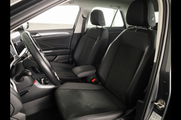 Volkswagen T-Roc 1.5 TSI Style 150 pk Automaat (DSG) | Navigatie via App | Parkeersensoren (Park assist) | Achteruitrijcamera | Autom. airco | Adaptieve cruise control | Stoelverwarming |