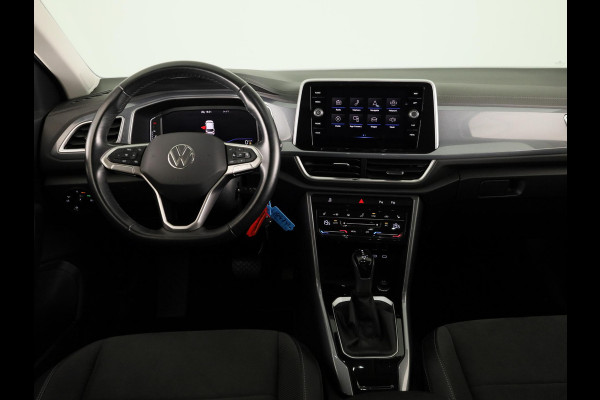 Volkswagen T-Roc 1.5 TSI Style 150 pk Automaat (DSG) | Navigatie via App | Parkeersensoren (Park assist) | Achteruitrijcamera | Autom. airco | Adaptieve cruise control | Stoelverwarming |