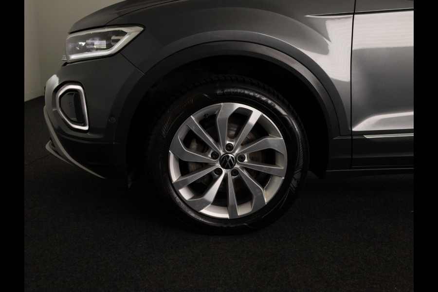 Volkswagen T-Roc 1.5 TSI Style 150 pk Automaat (DSG) | Navigatie via App | Parkeersensoren (Park assist) | Achteruitrijcamera | Autom. airco | Adaptieve cruise control | Stoelverwarming |