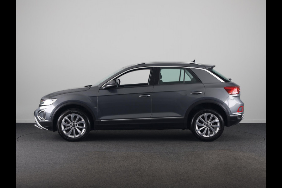 Volkswagen T-Roc 1.5 TSI Style 150 pk Automaat (DSG) | Navigatie via App | Parkeersensoren (Park assist) | Achteruitrijcamera | Autom. airco | Adaptieve cruise control | Stoelverwarming |