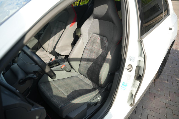 Volkswagen Golf 2.0 TSI GTI Panoramadak IQ Light Stuurverw.