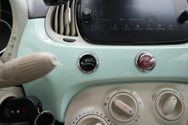 Fiat 500 0.9 TwinAir Turbo Collezione Panoramadak Airco Cruise Uconnect 16”LM Two Tone