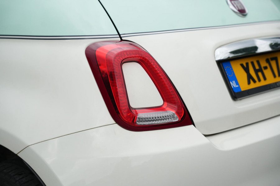 Fiat 500 0.9 TwinAir Turbo Collezione Panoramadak Airco Cruise Uconnect 16”LM Two Tone