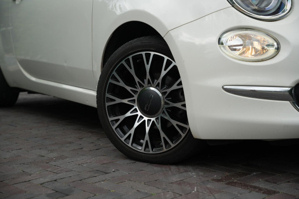 Fiat 500 0.9 TwinAir Turbo Collezione Panoramadak Airco Cruise Uconnect 16”LM Two Tone