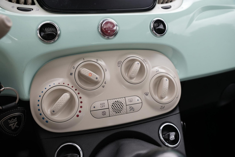 Fiat 500 0.9 TwinAir Turbo Collezione Panoramadak Airco Cruise Uconnect 16”LM Two Tone