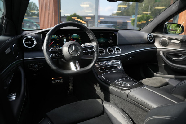 Mercedes-Benz E-Klasse 300 e AMG Line AMG Panoramadak Adapt. Cruise Facelift 18”LM E63 Look