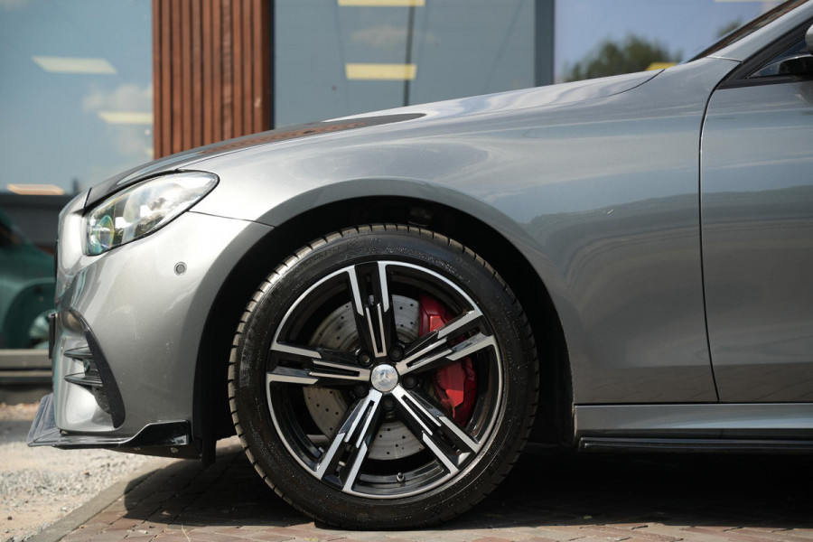 Mercedes-Benz E-Klasse 300 e AMG Line AMG Panoramadak Adapt. Cruise Facelift 18”LM E63 Look