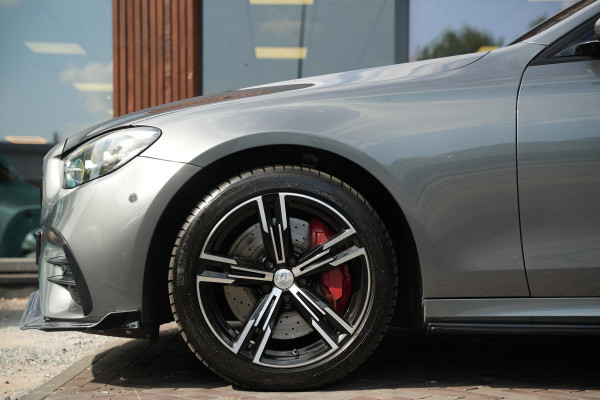 Mercedes-Benz E-Klasse 300 e AMG Line AMG Panoramadak Adapt. Cruise Facelift 18”LM E63 Look
