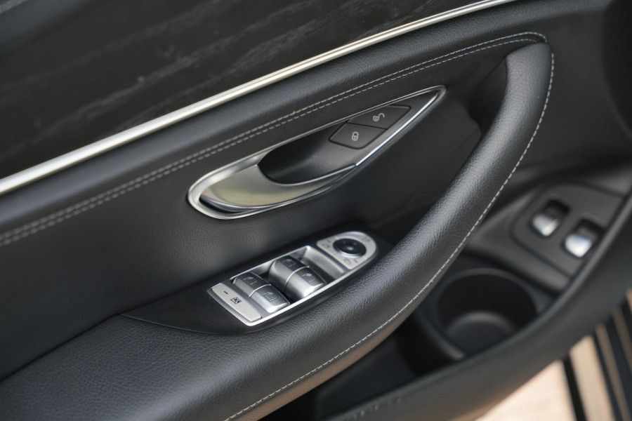 Mercedes-Benz E-Klasse 300 e AMG Line AMG Panoramadak Adapt. Cruise Facelift 18”LM E63 Look