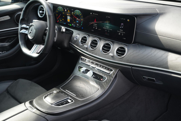 Mercedes-Benz E-Klasse 300 e AMG Line AMG Panoramadak Adapt. Cruise Facelift 18”LM E63 Look