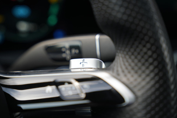 Mercedes-Benz E-Klasse 300 e AMG Line AMG Panoramadak Adapt. Cruise Facelift 18”LM E63 Look