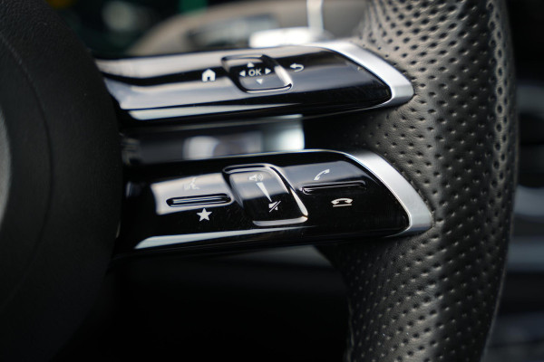 Mercedes-Benz E-Klasse 300 e AMG Line AMG Panoramadak Adapt. Cruise Facelift 18”LM E63 Look