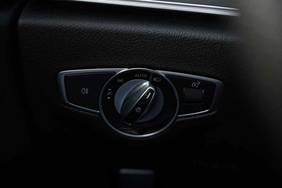 Mercedes-Benz E-Klasse 300 e AMG Line AMG Panoramadak Adapt. Cruise Facelift 18”LM E63 Look