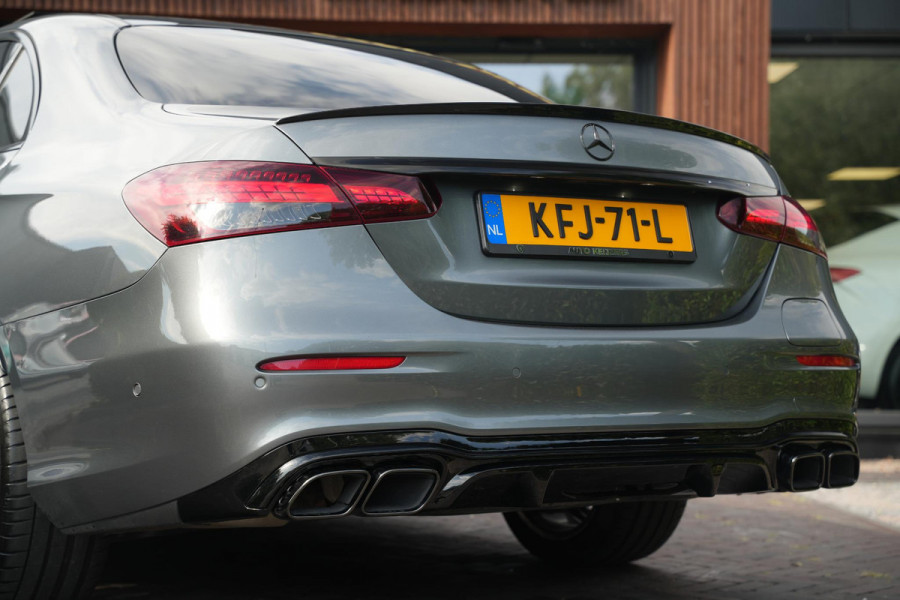 Mercedes-Benz E-Klasse 300 e AMG Line AMG Panoramadak Adapt. Cruise Facelift 18”LM E63 Look