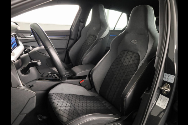 Volkswagen Golf 1.5 TSI R-Line 130 pk | Navigatie via App | Parkeersensoren | Autom. airco | Apple Carplay/Android Auto | R-Line |