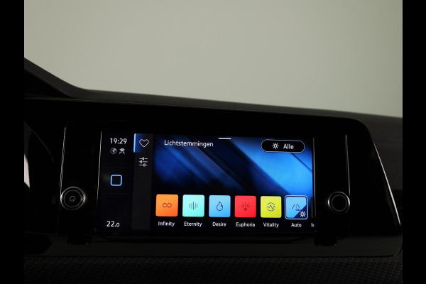Volkswagen Golf 1.5 TSI R-Line 130 pk | Navigatie via App | Parkeersensoren | Autom. airco | Apple Carplay/Android Auto | R-Line |