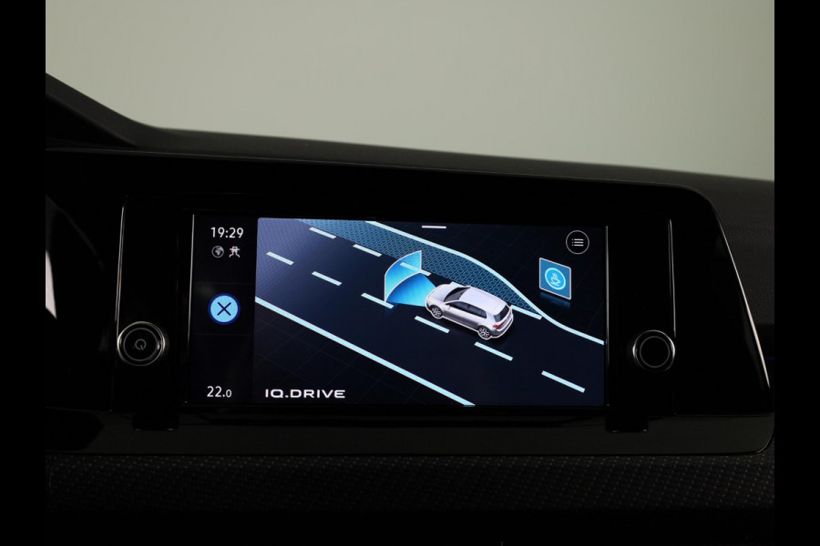 Volkswagen Golf 1.5 TSI R-Line 130 pk | Navigatie via App | Parkeersensoren | Autom. airco | Apple Carplay/Android Auto | R-Line |