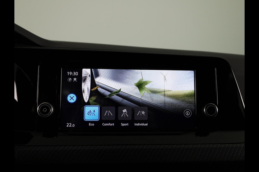 Volkswagen Golf 1.5 TSI R-Line 130 pk | Navigatie via App | Parkeersensoren | Autom. airco | Apple Carplay/Android Auto | R-Line |