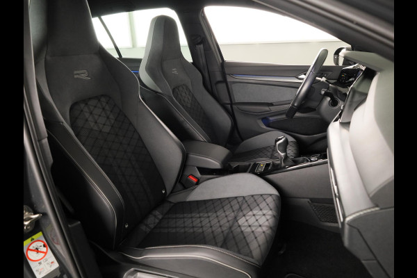 Volkswagen Golf 1.5 TSI R-Line 130 pk | Navigatie via App | Parkeersensoren | Autom. airco | Apple Carplay/Android Auto | R-Line |