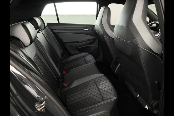 Volkswagen Golf 1.5 TSI R-Line 130 pk | Navigatie via App | Parkeersensoren | Autom. airco | Apple Carplay/Android Auto | R-Line |