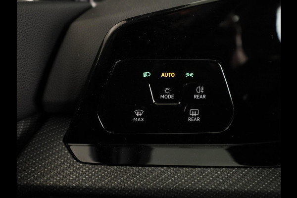 Volkswagen Golf 1.5 TSI R-Line 130 pk | Navigatie via App | Parkeersensoren | Autom. airco | Apple Carplay/Android Auto | R-Line |