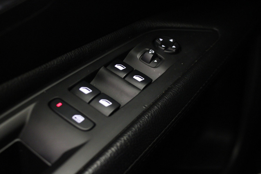Peugeot 3008 1.2 PureTech Blue Lease Executive |Navi|Leder|
