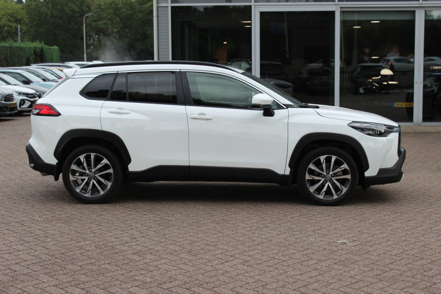 Toyota Corolla Cross 2.0 High Power Hybrid First Edition / 23.304 KM! / Camera / Half leder / CarPlay / Keyless / 18'' / Sfeerverlichting / Stoelverwarming / Dodehoek / DAB / ACC