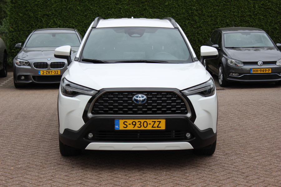 Toyota Corolla Cross 2.0 High Power Hybrid First Edition / 23.304 KM! / Camera / Half leder / CarPlay / Keyless / 18'' / Sfeerverlichting / Stoelverwarming / Dodehoek / DAB / ACC