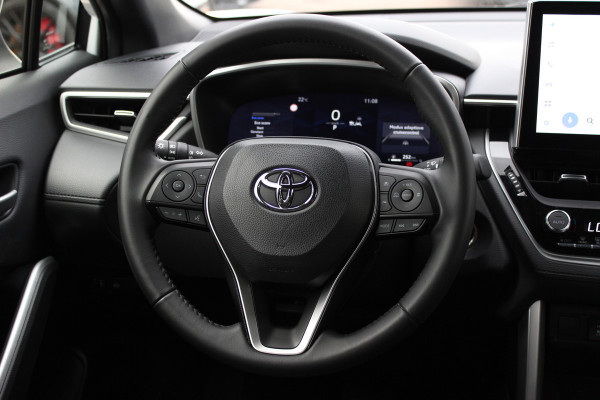 Toyota Corolla Cross 2.0 High Power Hybrid First Edition / 23.304 KM! / Camera / Half leder / CarPlay / Keyless / 18'' / Sfeerverlichting / Stoelverwarming / Dodehoek / DAB / ACC
