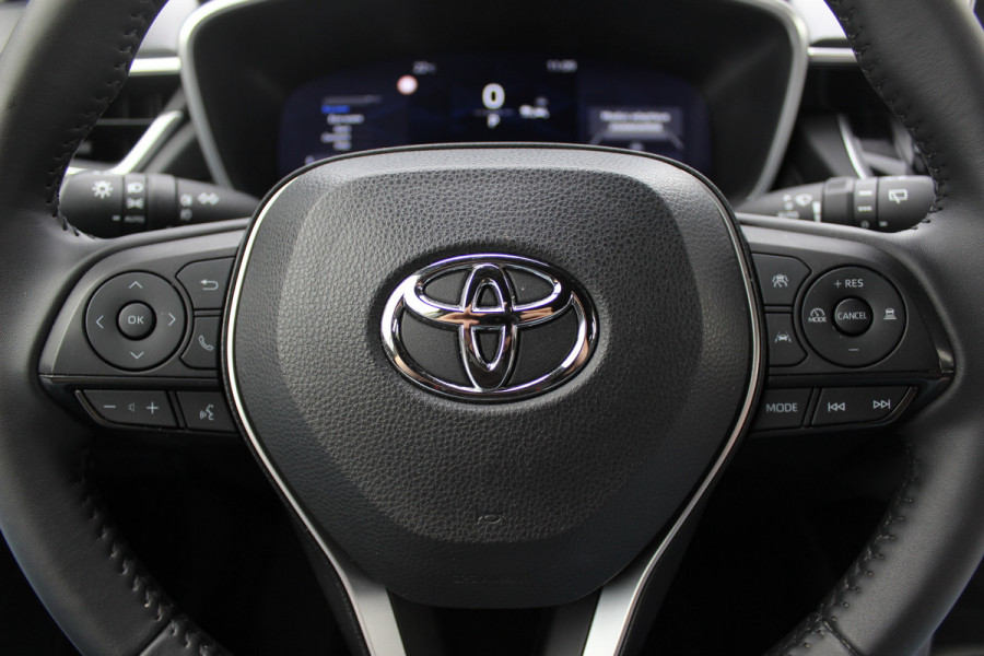 Toyota Corolla Cross 2.0 High Power Hybrid First Edition / 23.304 KM! / Camera / Half leder / CarPlay / Keyless / 18'' / Sfeerverlichting / Stoelverwarming / Dodehoek / DAB / ACC
