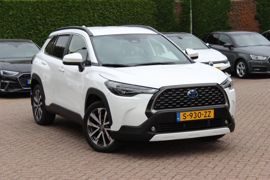 Toyota Corolla Cross 2.0 High Power Hybrid First Edition / 23.304 KM! / Camera / Half leder / CarPlay / Keyless / 18'' / Sfeerverlichting / Stoelverwarming / Dodehoek / DAB / ACC